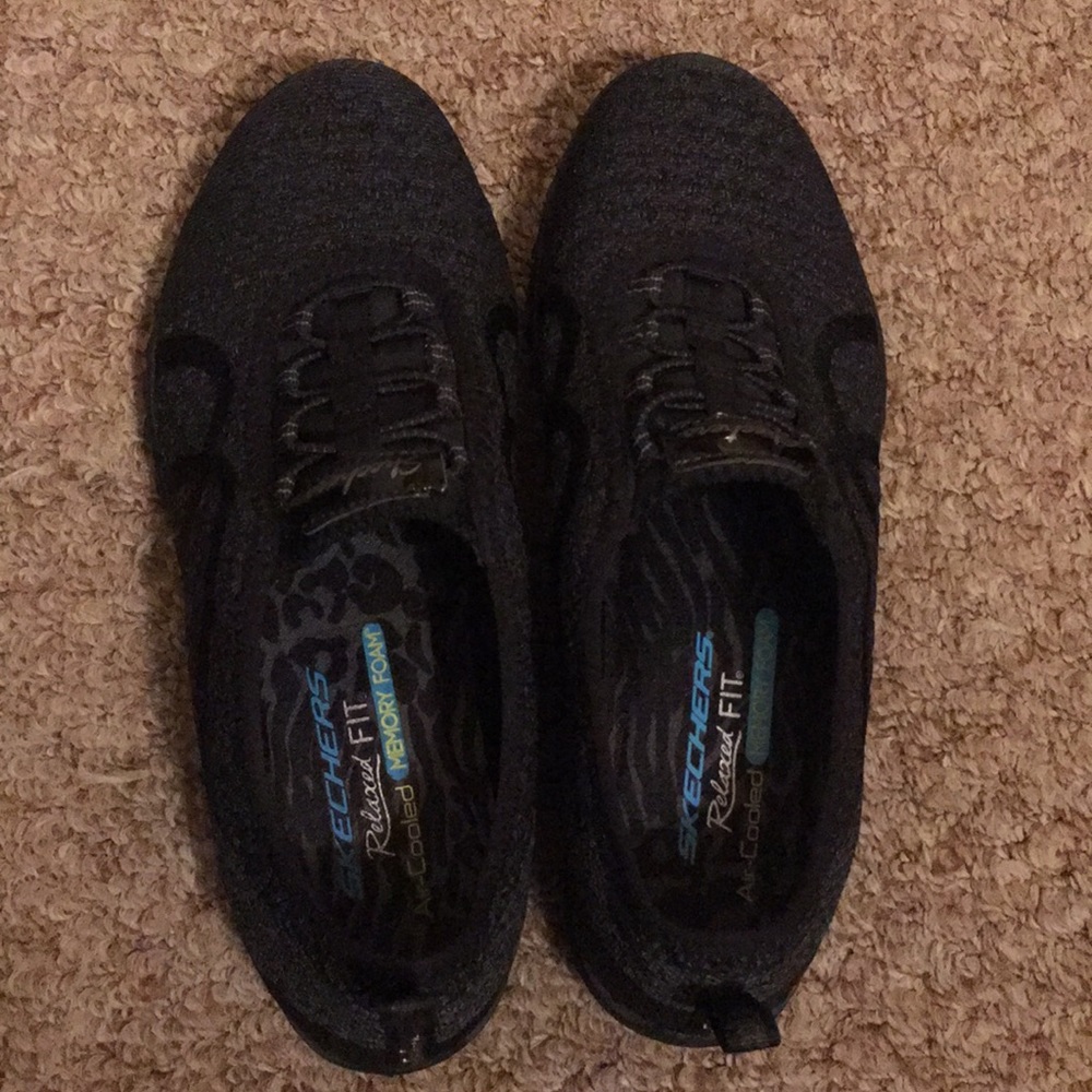 Skechers relaxed fit air cooled memory foam